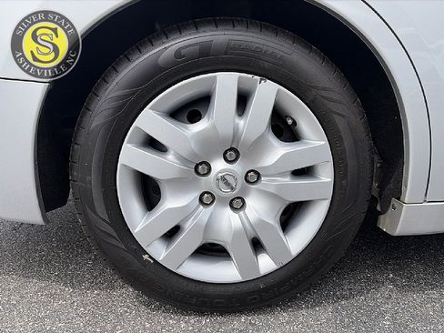 Used 2011 Nissan Altima 2.5 S FWD image 9