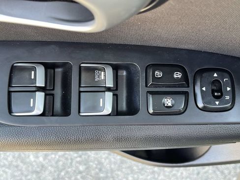 Used 2019 Kia Soul FWD image 24