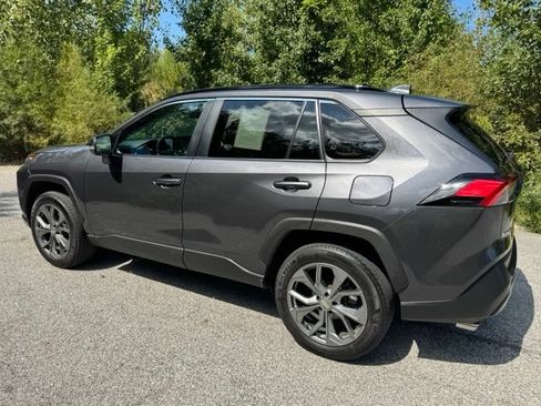 Used 2021 Toyota RAV4 XLE Premium AWD/4WD image 7