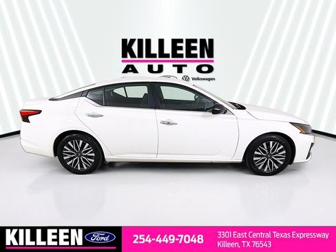 Used 2025 Nissan Altima 2.5 SV FWD image 9