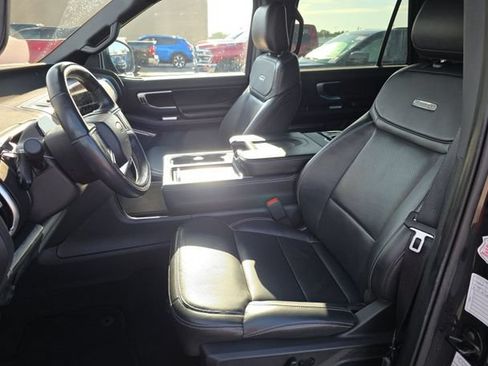 Used 2025 Ford Expedition Platinum w/ Stealth Performance Package AWD/4WD image 4