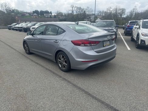 Used 2017 Hyundai Elantra SE image 5