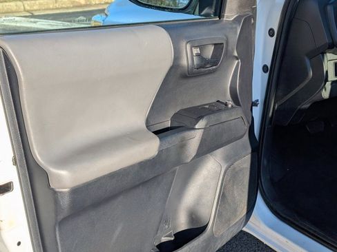 Used 2018 Toyota Tacoma SR5 image 14