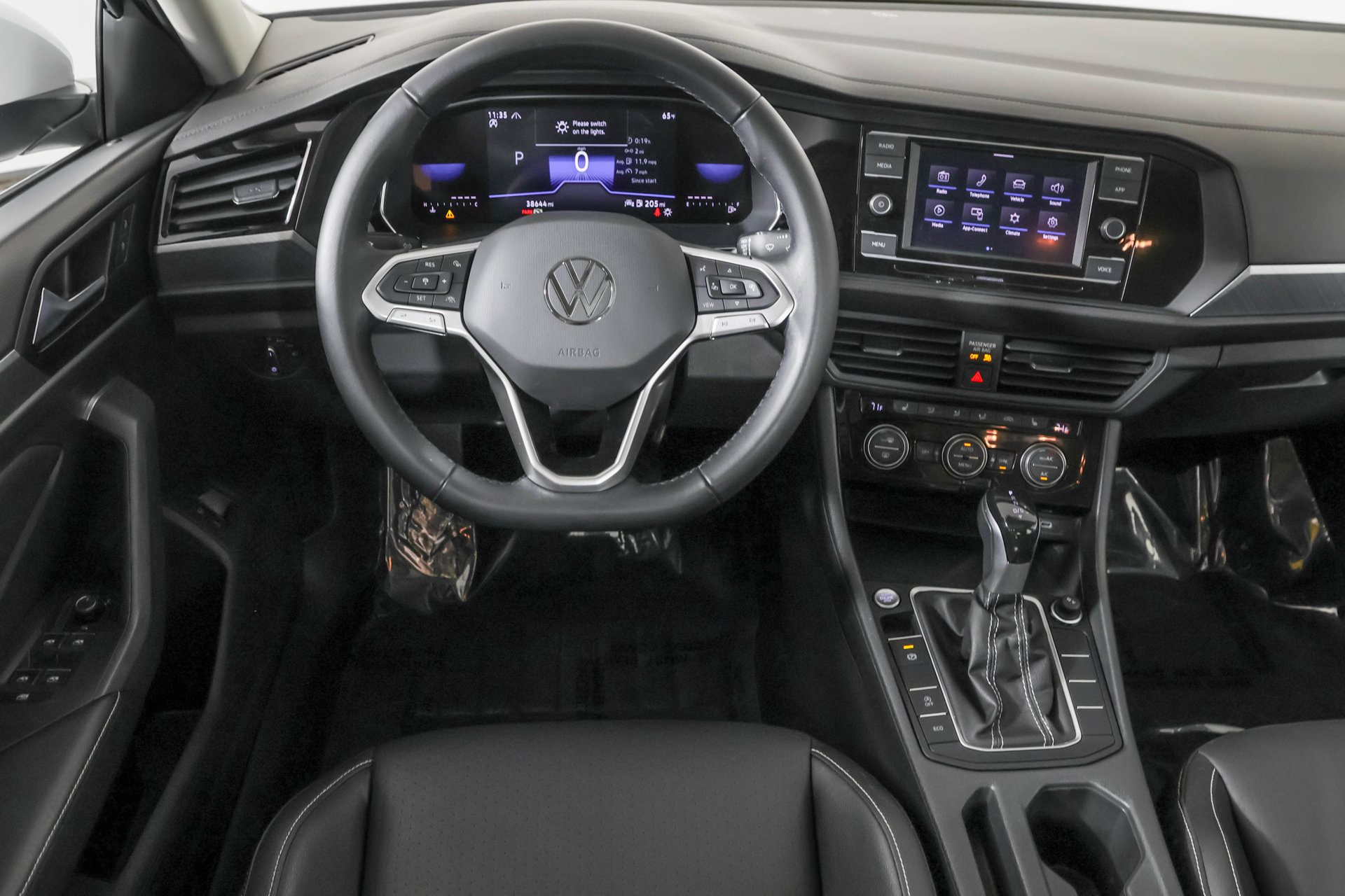 Used 2023 Volkswagen Jetta SE FWD image 37