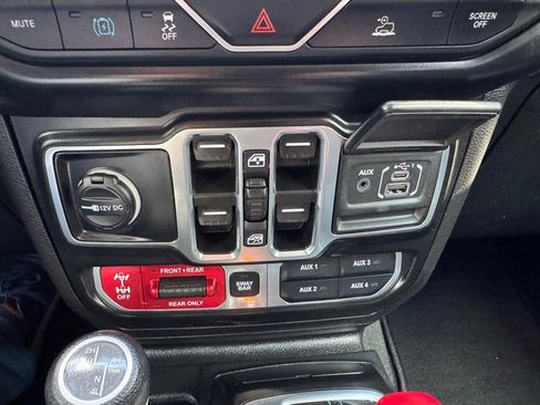 Used 2022 Jeep Wrangler Unlimited Rubicon 4xe w/ Dual Top Group image 27