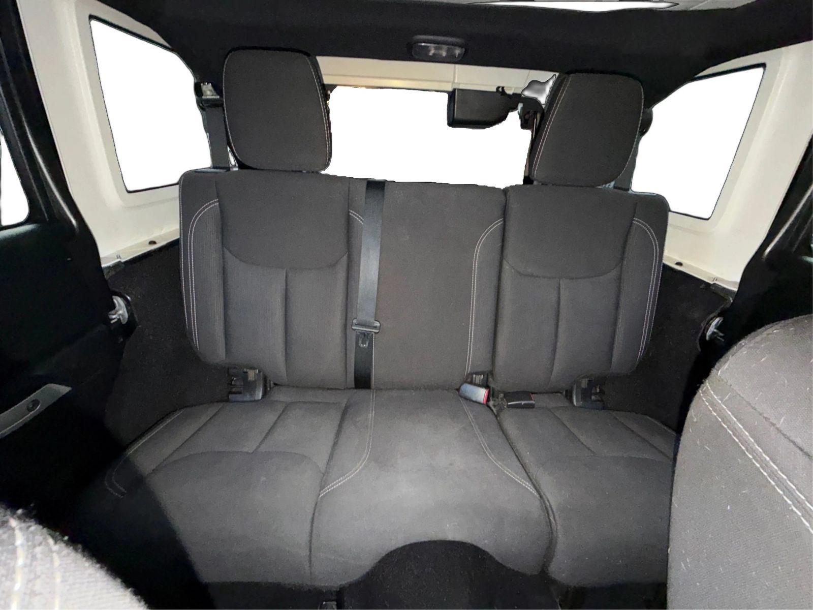 Used 2017 Jeep Wrangler Unlimited Sahara AWD/4WD image 18