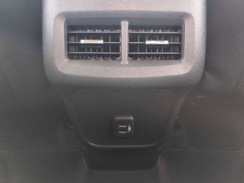 Used 2023 Chevrolet Equinox LT image 21