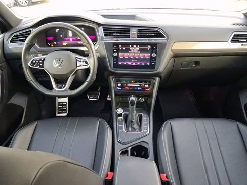 Certified 2023 Volkswagen Tiguan SE R-Line FWD image 9