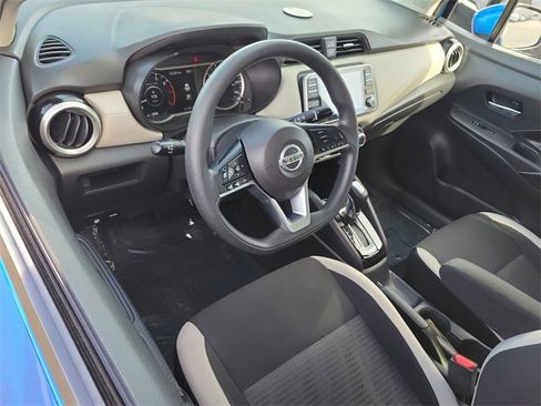 Used 2020 Nissan Versa SV image 6