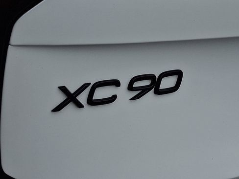 Certified 2025 Volvo XC90 T8 Plus w/ Protection Package Premier AWD/4WD image 34