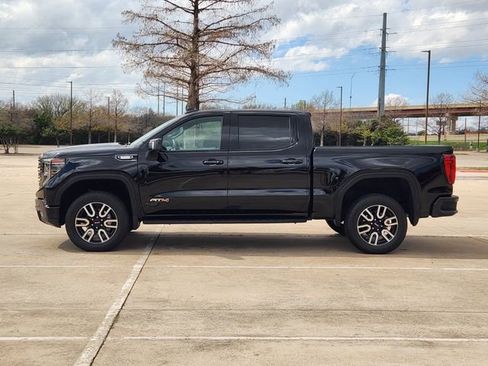 Used 2024 GMC Sierra 1500 AT4 w/ Technology Package image 4
