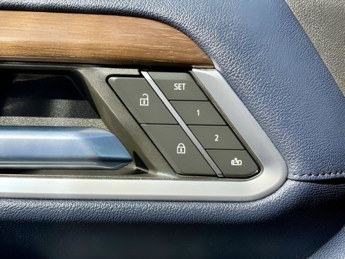 Used 2022 Chevrolet Silverado 1500 High Country image 15