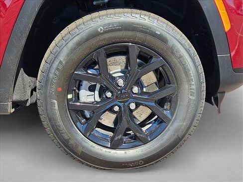 New 2025 Jeep Grand Cherokee L Altitude image 10