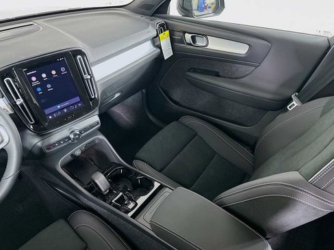 New 2026 Volvo XC40 B5 Ultra w/ Protection Package Premier AWD/4WD image 21