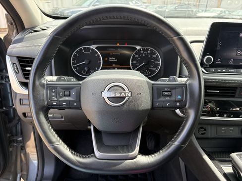 Used 2025 Nissan Rogue SV AWD/4WD image 15