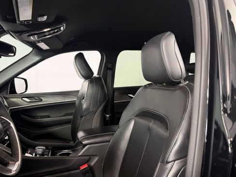 Used 2024 Jeep Grand Cherokee Limited image 24