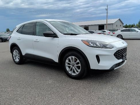 Used 2022 Ford Escape SE FWD image 2