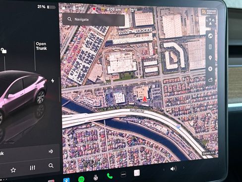 Used 2023 Tesla Model Y Long Range AWD/4WD image 18