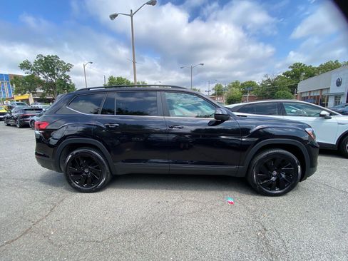 Certified 2026 Volkswagen Atlas SE w/ Panoramic Sunroof Package AWD/4WD image 2