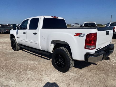 Used 2008 GMC Sierra 2500 SLE w/ Z71 Off-Road Package image 5