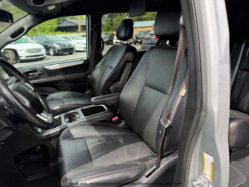 Used 2015 Dodge Grand Caravan R/T FWD image 11