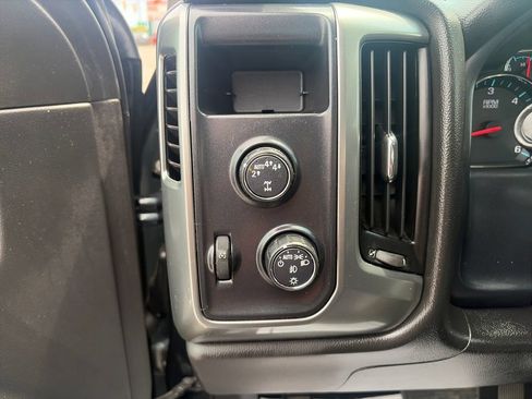Used 2018 Chevrolet Silverado 1500 LT w/ All Star Edition AWD/4WD image 31
