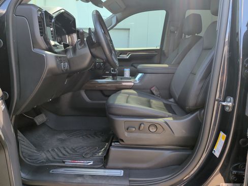 Used 2024 Chevrolet Silverado 1500 RST AWD/4WD image 16