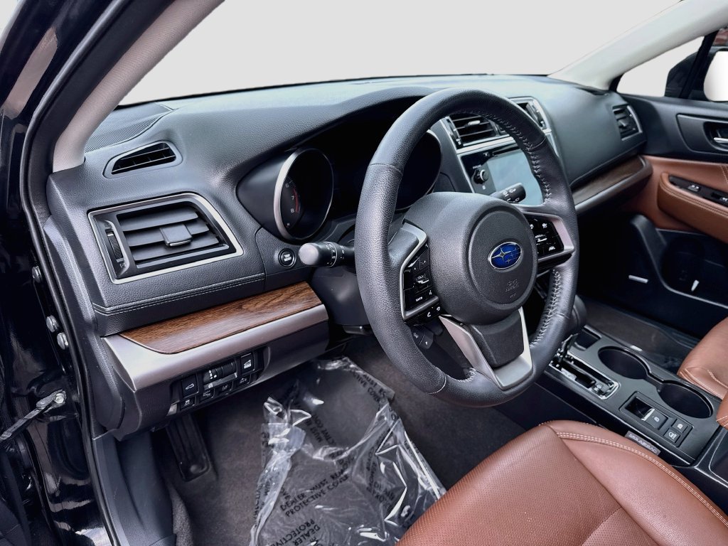 Used 2018 Subaru Outback 3.6R Touring AWD/4WD image 5