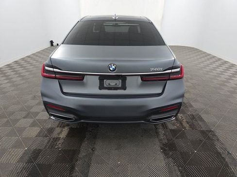 Used 2022 BMW 740i w/ M Sport Package image 4