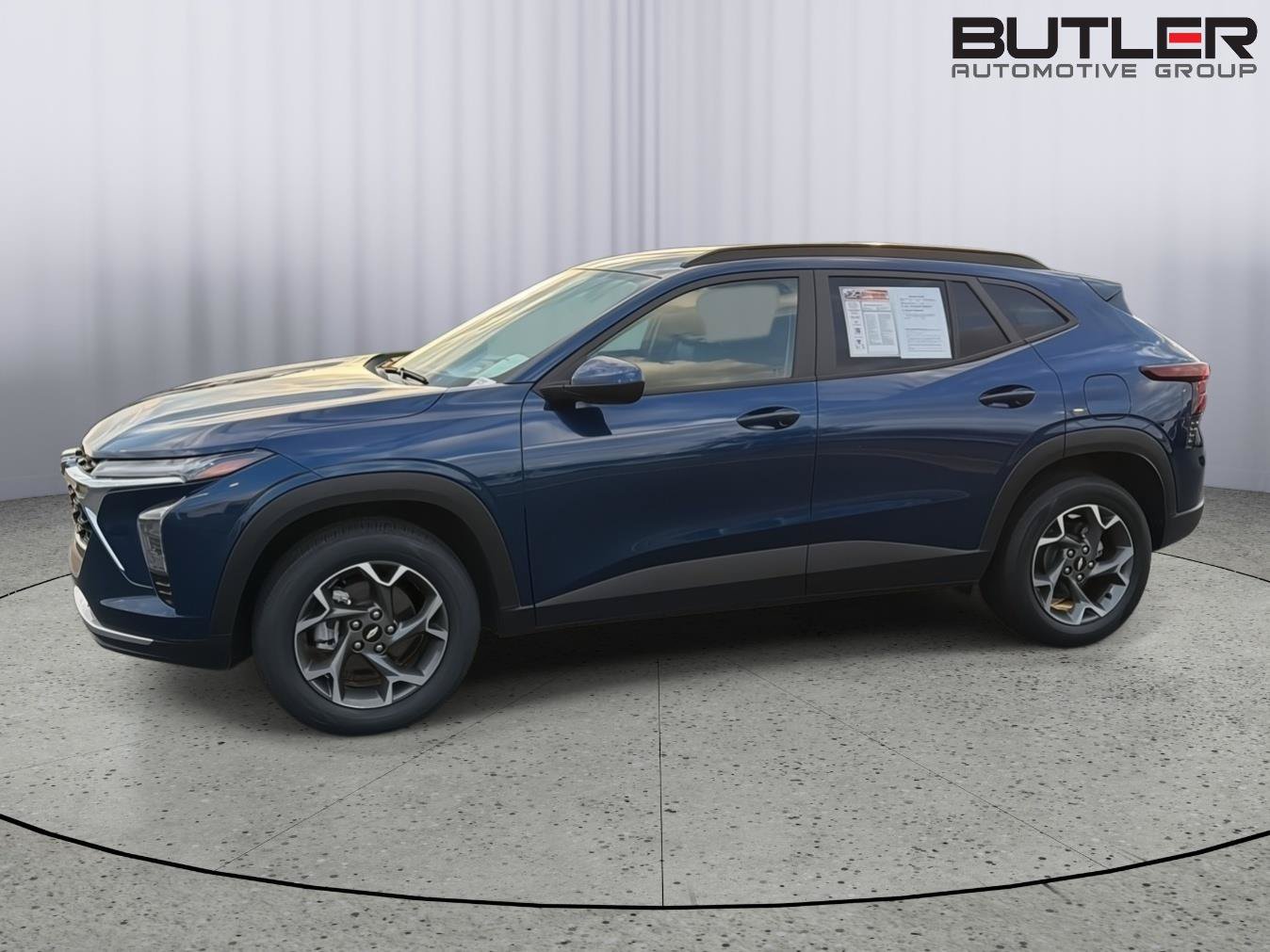 Used 2024 Chevrolet Trax LT FWD image 3