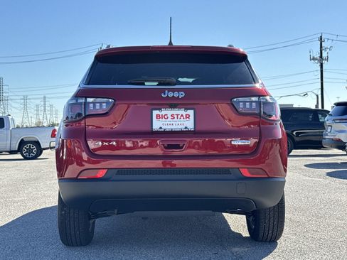 New 2026 Jeep Compass Latitude image 10