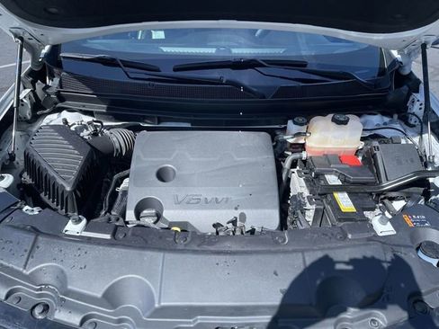 Used 2023 Chevrolet Traverse RS image 30