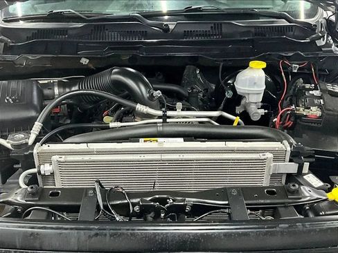 Used 2021 RAM 1500 Classic SLT AWD/4WD image 29