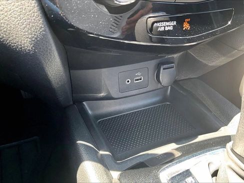 Used 2020 Nissan Rogue Sport SV FWD image 23