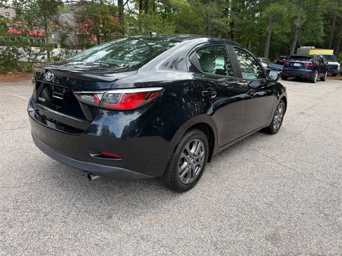 Used 2019 Toyota Yaris LE FWD image 6