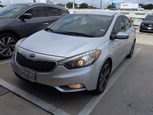 Used 2015 Kia Forte EX w/ UVO Package W/17" Alloys FWD image 1