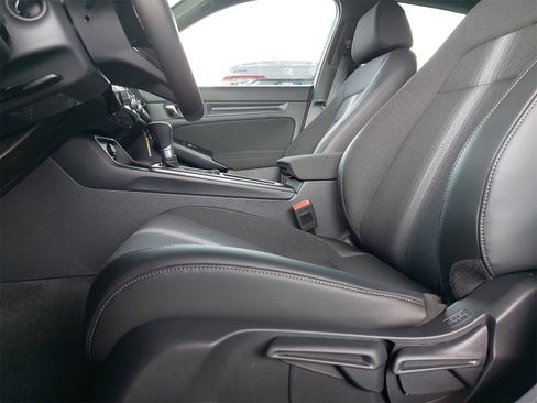 New 2026 Honda Civic Sport image 27