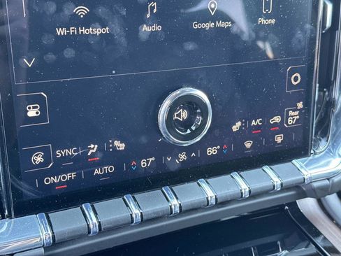 Used 2025 GMC Yukon XL Denali image 24