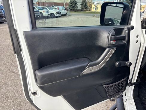 Used 2018 Jeep Wrangler Unlimited Sport w/ Connectivity Group image 9