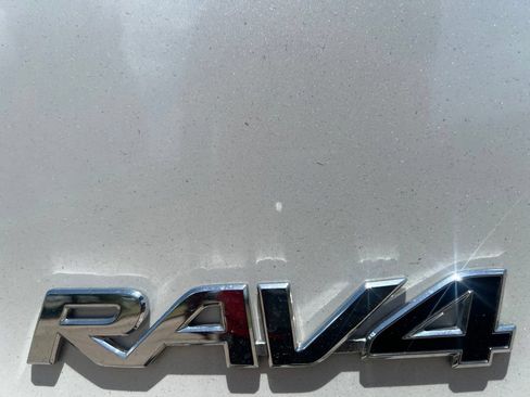 Used 2023 Toyota RAV4 SE AWD/4WD image 9