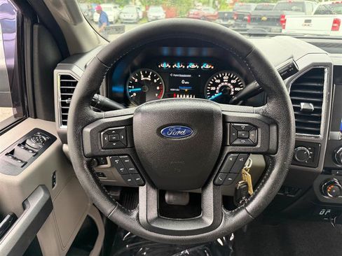 Used 2015 Ford F150 XLT w/ Equipment Group 302A Luxury AWD/4WD image 28