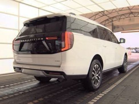Used 2025 Ford Expedition Max Platinum AWD/4WD image 6