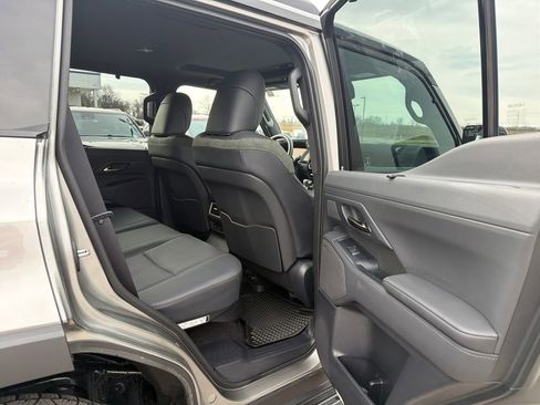 Used 2024 Lexus GX 550 image 27
