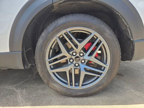 Certified 2025 Ford Explorer ST AWD/4WD image 35