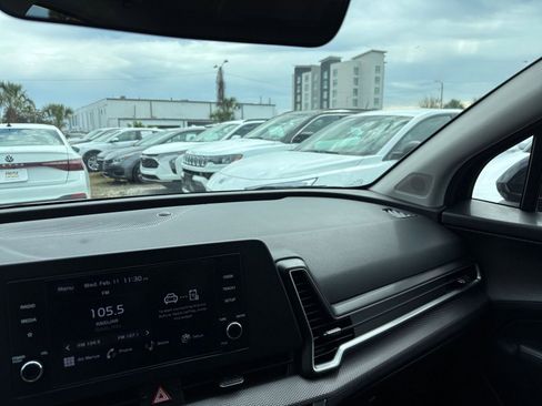 Used 2025 Kia Sportage LX image 35