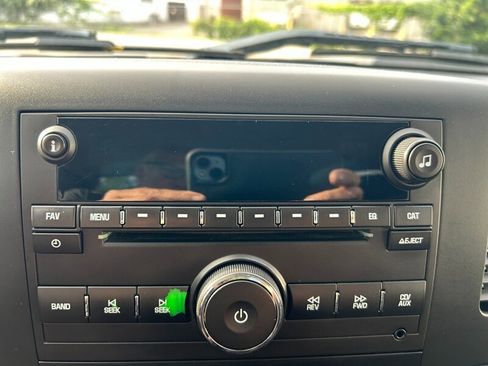 Used 2011 Chevrolet Silverado 1500 LT image 9