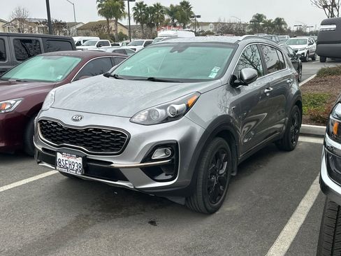 Used 2020 Kia Sportage S image 3