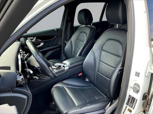 Used 2018 Mercedes-Benz GLC 300 4MATIC image 21