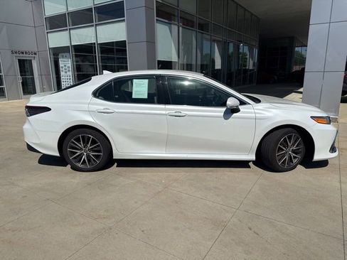 Used 2023 Toyota Camry XLE w/ Cold Weather Package AWD/4WD image 8