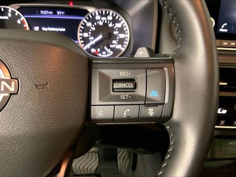 Used 2025 Nissan Rogue SV AWD/4WD image 19